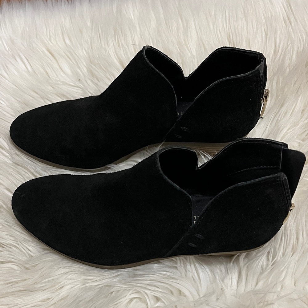 Kenneth Cole Reaction Black Ankle Booties